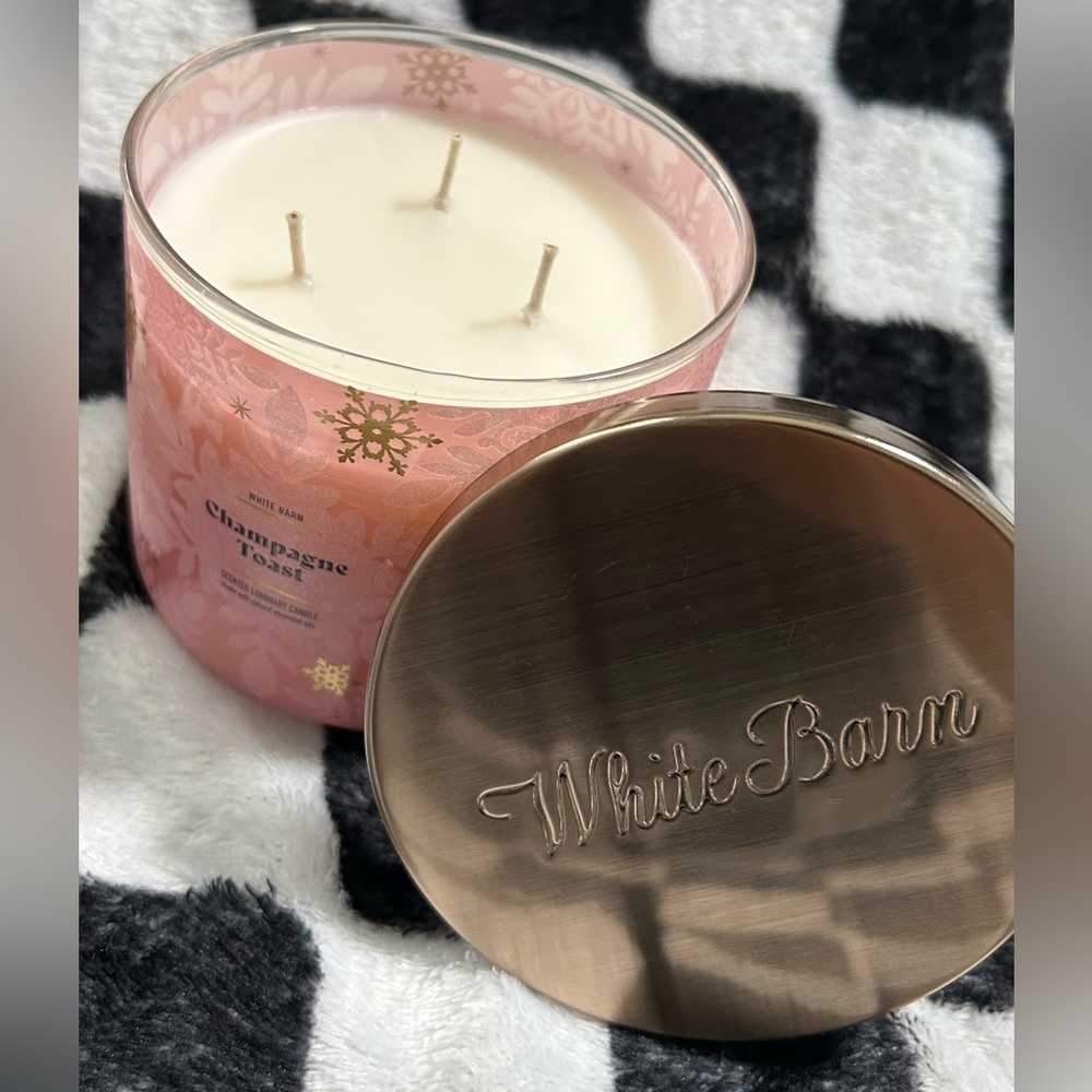 White Barn Champagne Toast Candle Christmas Edition